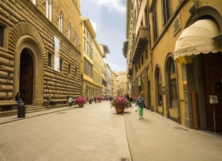 Firenze nella top ten nazionale per qualità della vita Via Tornabuoni Firenze