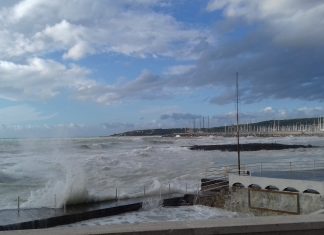 Maltempo, forti raffiche di vento in arrivo Allerta meteo gialla in Toscana a partire dalla costa meridionale