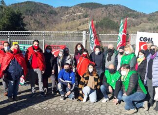 Marradi, Capodanno nella fabbrica dei marroni. Partito il presidio delle lavoratrici dopo l’annuncio di delocalizzazione nel bergamasco fabbrica marroni
