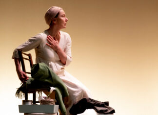 Monica Guerritore al Teatro della Pergola di Firenze protagonista e regista di ‘L’anima buona di Sezuan’ di Brecht L'anima buona di Sezuan