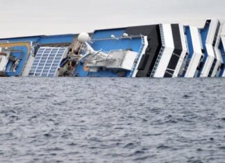 Costa Concordia, dieci anni fa all’Isola del Giglio la tragedia che con un inchino costò la vita a 32 persone Costa Concordia