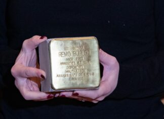 Giorno della Memoria, il gruppo scout di Empoli espone il tappeto del ricordo Remo Burlon