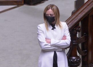 Mattarella bis, FdI: “Spettacolo indegno, barattati sette anni di presidenza con sette mesi di stipendio” Giorgia Meloni