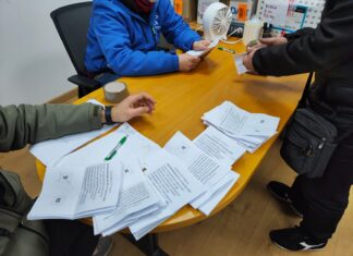 Gkn, i lavoratori con referendum danno l’ok all’ipotesi di accordo quadro sottoscritta al Mise votazione gkn