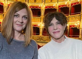 Carrara, sotto i riflettori della Sala Garibaldi arrivano Maria Amelia Monti e Marina Massironi Marina Massironi Maria Amelia Monti