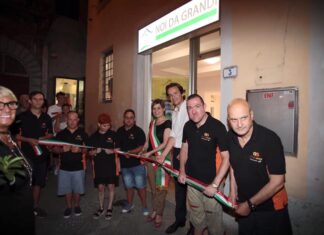 Empoli, danneggiato il furgone dei ragazzi disabili, i consiglieri comunali donano il gettone associazione