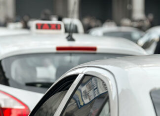 Firenze, iniziato l’iter comunale per revocare la licenza al tassista che aggredì una donna Taxi