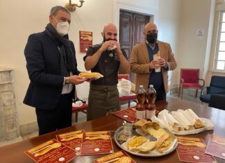 A Livorno la bontà del ‘5 e 5’ a un euro per under 15. Iniziativa dei tortai per il cibo precursore dello street food torta Livorno