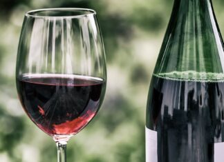 Vino, il Covid fa slittare a marzo lo svolgimento delle Anteprime Toscana 2022 vino