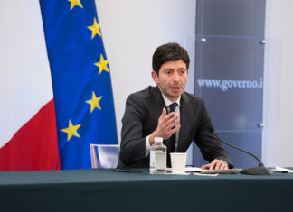 Governo Draghi, niente dad per bambini vaccinati. E con tre dosi green pass illimitato per tutti Decreto Green Pass Febbraio