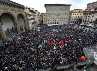 Firenze per la pace in piazza della Signoria, invitata anche la comunità russa Firenze manifestazione pace