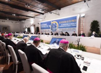 Firenze, i vescovi: “Si fermi la follia della guerra”. Nardella parla col sindaco di Kiev Convegno Mediterraneo