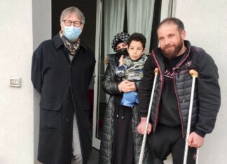 Primo giorno di uscita a Siena per il piccolo Mustafa e per la sua famiglia soccorsi Mustafa