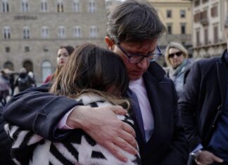Firenze, Forum dei sindaci. L’appello di Nardella per l’Ucraina: “Fermatevi!” Nardella