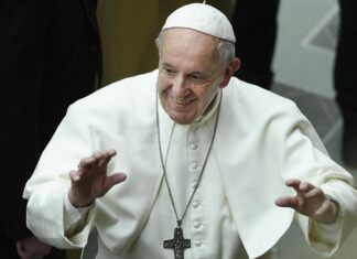 Papa Francesco domenica non sarà a Firenze. Motivi di salute Papa Francesco