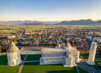 Pisa omaggia il figlio illustre Galileo Galilei nell’anniversario della nascita Pisa