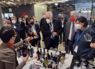 La Toscana dice no al bollino nero per vino e birra: “L’Europa fermi tutto” Vino