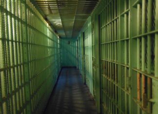 Arezzo, cantante rap capo di una baby gang arrestato per rapina Prigione