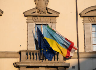 Ucraina, tampone e vaccinazione per i rifugiati in arrivo in Toscana solidarietà Ucraina Firenze