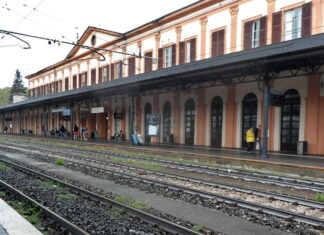 Lucca – Viareggio, stop ai treni per due mesi. Si viaggia con i bus Lucca Stazione