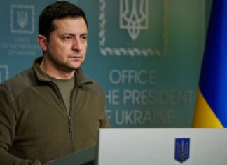 Ucraina, Zelensky si collega con la manifestazione per la pace di Firenze Zelensky
