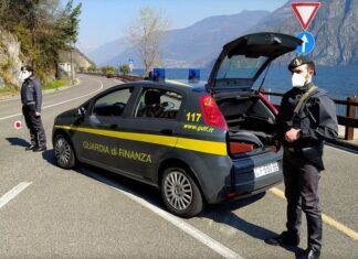 Lucca, la GdF scopre promotore finanziario fasullo