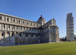 Pisa, drone contro torre pendente
