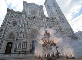 Firenze, Pasqua con volo perfetto della colombina