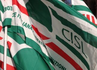 Livorno, la protesta del personale Paim Biolabor