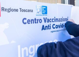 Covid, in arrivo la multa da 100 euro per oltre 150mila over 50 toscani non vaccinati Vaccini Covid, in Toscana riaperte le prenotazioni