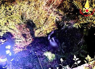 Porto Azzurro, precipita con l’auto in una scarpata. Salvata dai vigili del fuoco