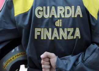 Prato, evasione fiscale cinese. Sequestrati 17 milioni di euro Guardia di Finanza