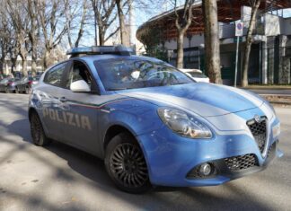 Sesto Fiorentino, edicolante rapinato e accoltellato Sesto Fiorentino aggessione criminalità polizia