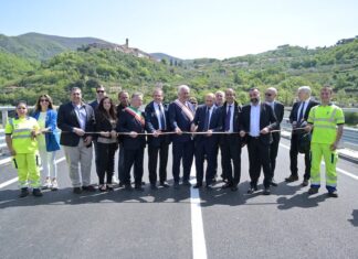 Albiano Magra, inaugurato il nuovo ponte dopo il crollo di due anni fa Ponte Albiano Magra inaugurazione