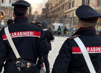 Firenze, tre minorenni arrestati per rapine violente carabinieri