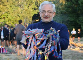 Addio a don Francesco Fiordaliso, il prete di strada