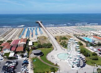 Bandiera Blu 2022, in Toscana la new entry è Pietrasanta Marina di Pietrasata mare spiaggia costa litorale
