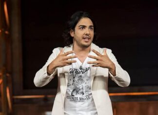 Max Angioni di scena al teatro Puccini di Firenze Max Angioni spettacolo comico arte teatro