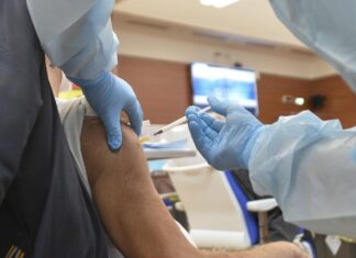 Covid, Giani: “Necessaria la quarta dose tra settembre e ottobre” vaccini covid