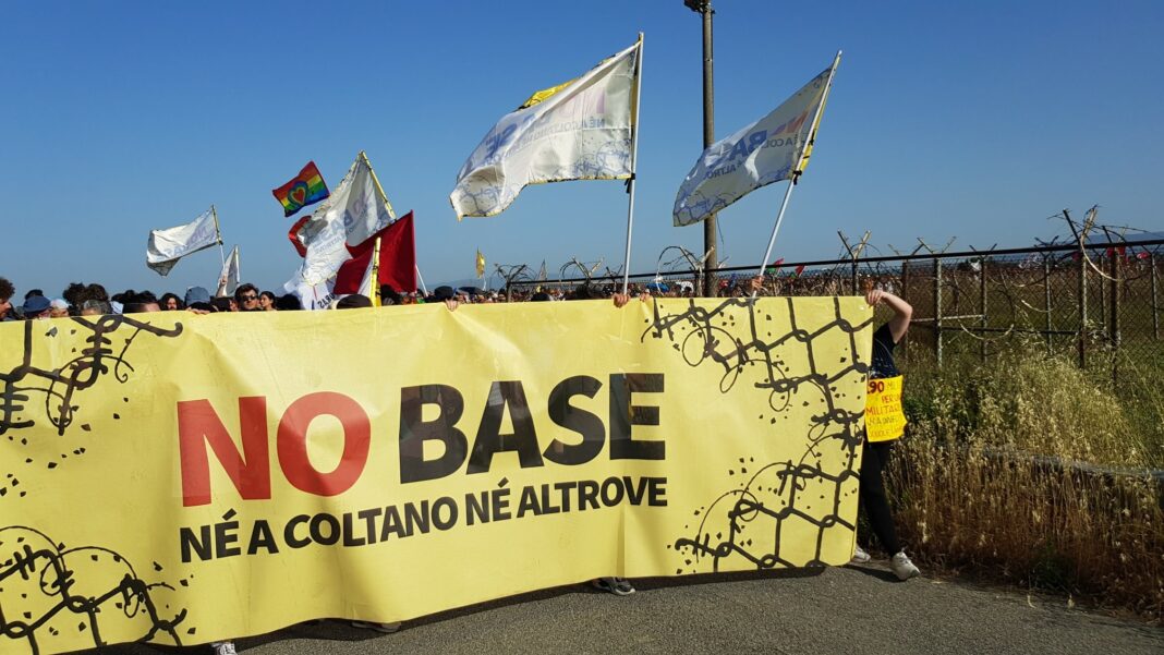 Base militare di Coltano, in migliaia da tutta Italia per dire no