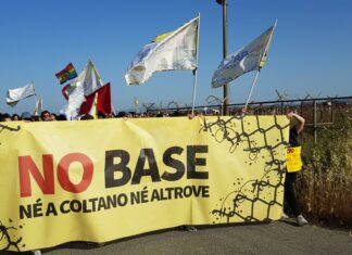 Base militare di Coltano, in migliaia da tutta Italia per dire no Base militare di Coltano, in migliaia da tutta Italia per dire no