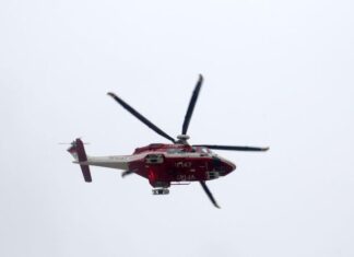Lucca, elicottero disperso con sette persone: terzo giorno di ricerche