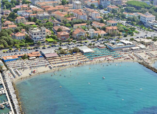 Marina di Massa, bagno vietato in quattro concessioni