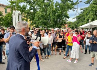 Piombino in piazza per dire no al rigassificatore