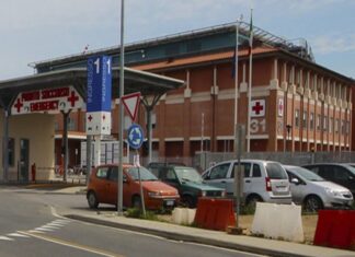 Furgone Polizia Penitenziaria nel canale. Feriti agenti e detenuti Pisa Cisanello