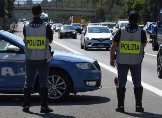 Arezzo, 30 chili di hashish in auto. Arrestato