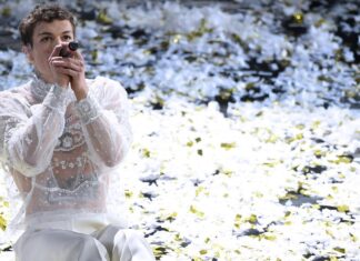 Lucca, in migliaia sotto il sole per il concerto di Blanco
