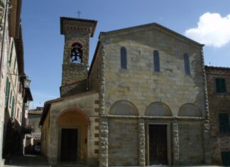 Arezzo, crolla facciata chiesa di Sant’Andrea a Oliveto