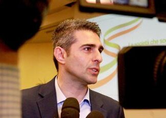 Pizzarotti lascia +Europa: “Non condivido alleanza con Italia Viva”