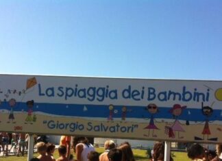 A Forte dei Marmi i bambini a lezione in spiaggia